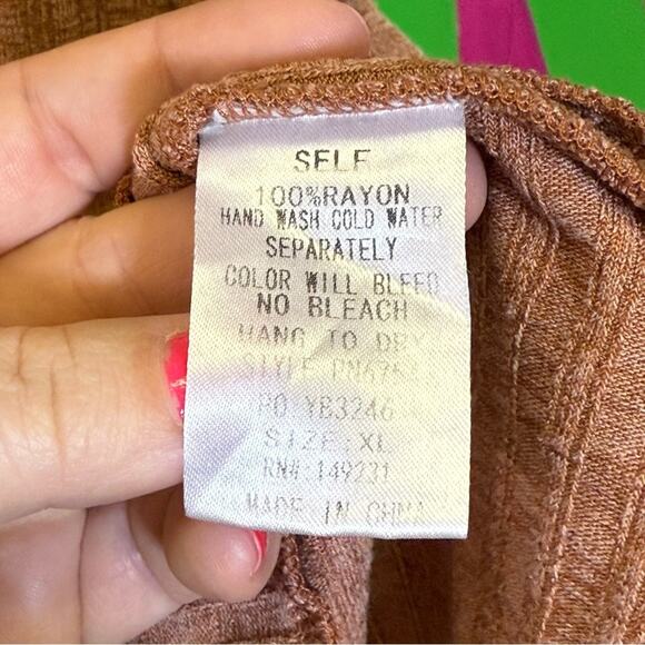 Kori Plus, Ribbed Peplum Top with pockets. Size XL. Good used condition! - Picture 5 of 6